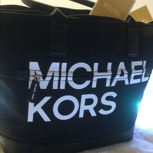 🐼🖤MICHAEL KORS® Gorgeous Black and White Logo Tote🖤🐼